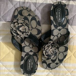 NEW Woman’s Coach Flower Sandals Size 6